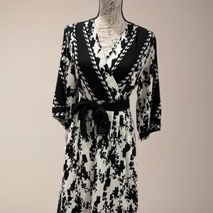 Cabi Floral & Geometric Dress w/ Midi Kimono Sleeves NWOT - Sz XS/M